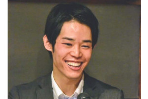 鈴木理裕議員